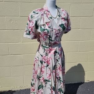 Vintage 1980s Floral White Short Sleeve Summer Dress